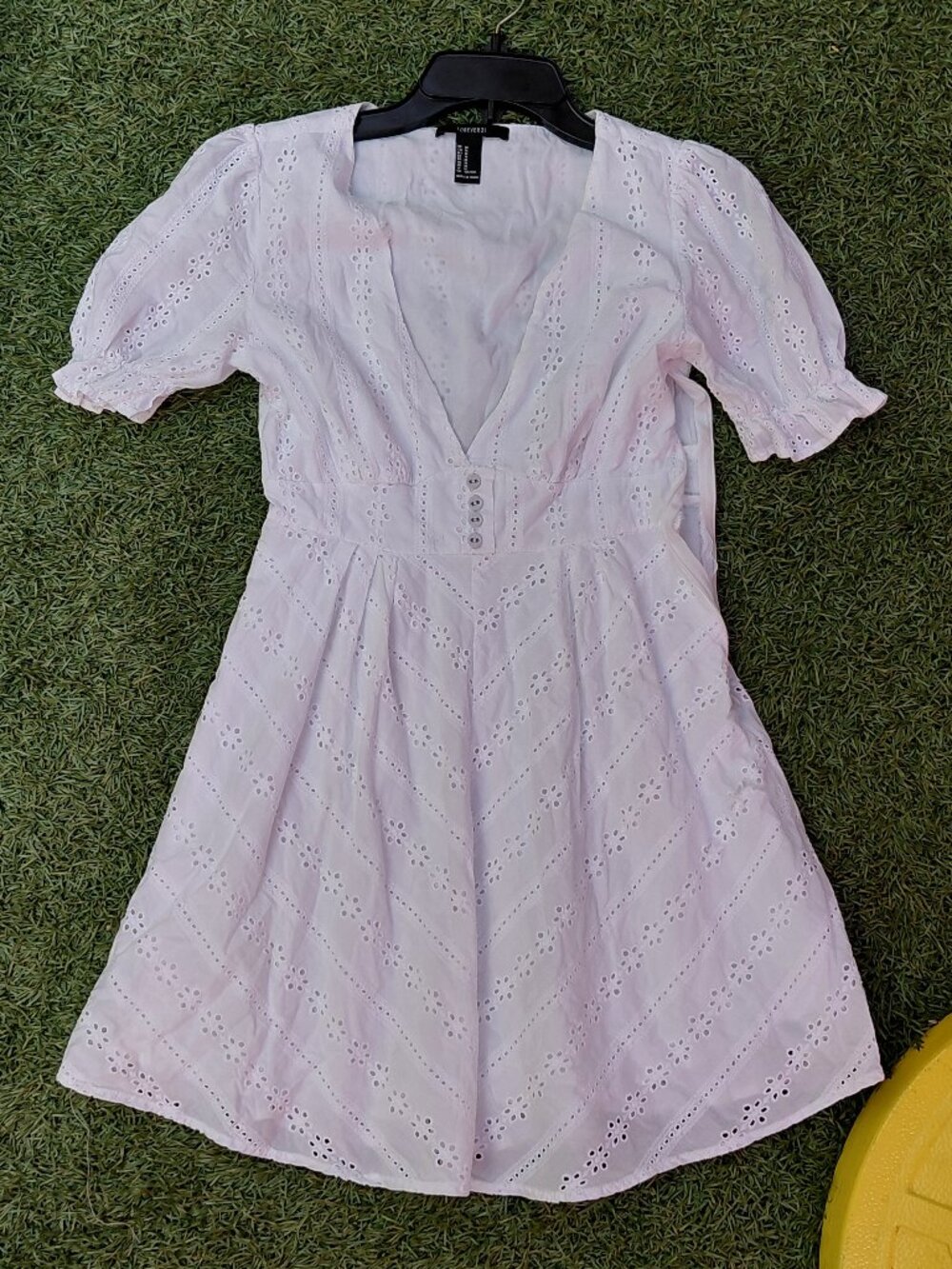 Forever 21 white short sleeve dress size medium